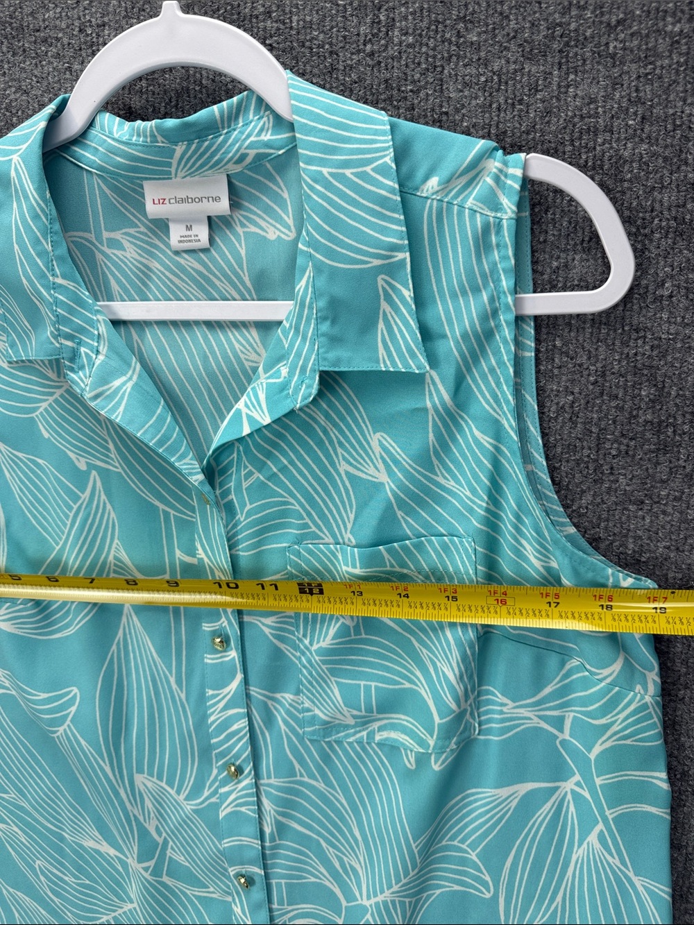 Liz Claiborne Turquoise Sleeveless Button-Up  Blouse - White Leaf Print Medium - Picture 8 of 9